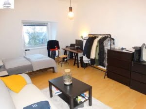 VERMIETET!Altbaucharme mitten in Bornheim! Sonnige 4 Zimmer-Maisonette direkt auf der Berger Straße