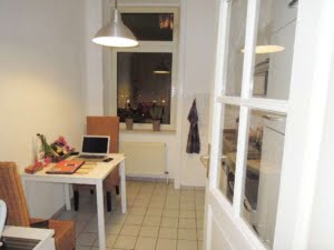 VERMIETET!Bezahlbare, gemütliche 3 Zimmer Altbauwohnung – mitten in Bockenheim