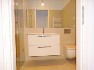 VERMIETET! Sonnige 2-Zimmer Wohnung mit 2 Balkonen, Parkett, Einbauküche- zentr. Ostend Lage