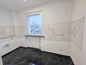 VERMIETET! Top Nordendlage! Auch WG- geeignet! In 2023 nagelneu sanierte 3 Zimmerwohnung im 5. OG ohne! Aufzug