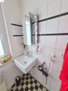 VERMIETET! Top Westendlage! Gemütliche 2 Zimmerwohnung mit Balkon + Einbauküche