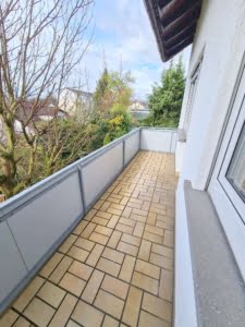 VERMIETET! Großzügige 2 Zimmer Wohnung mit Balkon in gepflegtem MFH zentral in Bad Soden