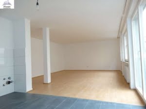 VERMIETET! Renovierte , große 2-Zimmer mit offener Küche – mitten in der Offenbacher Fußgängerzone