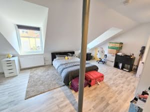 VERMIETET! Schickes 2-Zimmer Dachstudio mit großer Dachterrasse – ruhig + zentral Ostend