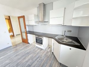 VERKAUFT! + Einzugsbereit! Große 3,5 Zimmerwhg mit Balkon plus Garage – top Lage Rumpenheim