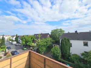 VERKAUFT! + Einzugsbereit! Große 3,5 Zimmerwhg mit Balkon plus Garage – top Lage Rumpenheim