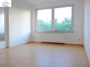 VERMIETET! Hell! 3 Zimmerwohnung mit Balkon und Wannenbad – Bornheim Grenze Ostend – EZB nah