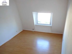VERMIETET!Altbaucharme mitten in Bornheim! Sonnige 4 Zimmer-Maisonette direkt auf der Berger Straße