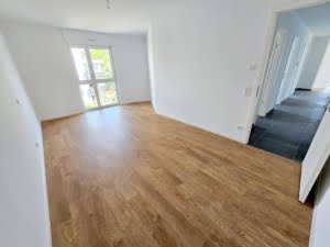 VERMIETET! Nagelneu + richtig schick : 3-Zimmerwohnung mit Balkon – ruhig in Offenbach-Ost