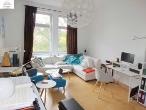 VERMIETET! Große 2 Zimmer mit Wohnküche und 2 Balkonen – zentral in Bornheim Mitte