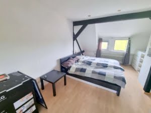 Ganz oben im Altbau! Sonnige+ richtig große Dachstudio Wohnung mit Skyline- + Taunusblick – ruhig in Rödelheim