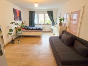 VERMIETET! 2-3 Zimmer inkl. off. Wohnküche + Balkon! Auch top WG geeignet – – EZB nah im Ostend
