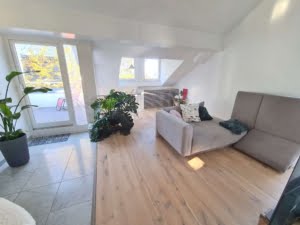 VERMIETET! Stylisch! Schicke 4 Zimmer offene Maisonette mit 2 Bädern + 2 Balkonen – Sachsenhausen