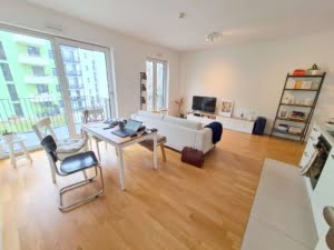 VERMIETET! Sonnige 2-Zimmer Wohnung mit 2 Balkonen, Parkett, Einbauküche- zentr. Ostend Lage