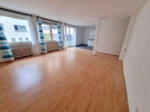 VERMIETET! Renovierte , große 2-Zimmer mit offener Küche – mitten in der Offenbacher Fußgängerzone