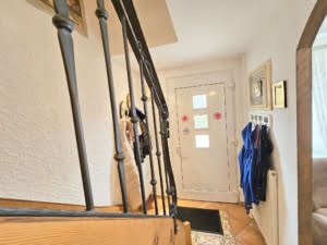 VERKAUFT! Perfekt für die kleine Familie! Solides Reihenmittelhaus + Garage + Garten -Heddernheim