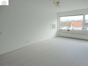 VERMIETET! TopTaunusblick! Sonnige 2 Zimmer Terrassenwohnung inkl. Einbauküche in Bad Homburg