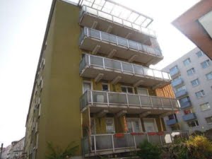 VERMIETET! Großzügige, sonnige 2 Zimmerwohnung mit Wohnküche und Balkon – Bornheim Grenze Ostend