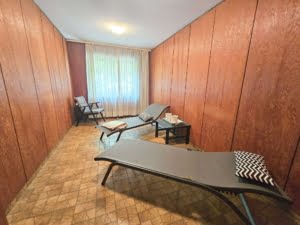 RESERVIERT! Schicke 5 Zimmer + 2 Balkone -Fußbodenheizung – Schwimmbad + Sauna im Haus – ruhig in Niederrad