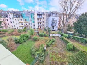 VERMIETET! 2022! Große 2 Zimmerwohnung mit Wohnküche und Loggia – zentral Nähe Uniklinik Niederrad