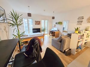 VERMIETET! Richtig schickes 1-Zimmer Apartment (Neubau 2020) mit Balkon, Parkett, EBK – zentr. Ostend Lage