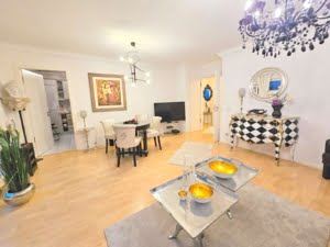 VERMIETET! Top Westend Lage! Charmant + Elegant! Voll möblierte 2 Zimmerwohnung mit 2 Balkonen