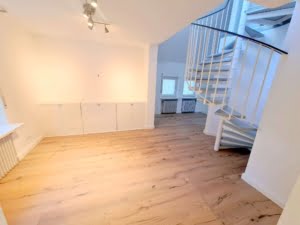 VERMIETET! Stylisch! Schicke 4 Zimmer offene Maisonette mit 2 Bädern + 2 Balkonen – Sachsenhausen