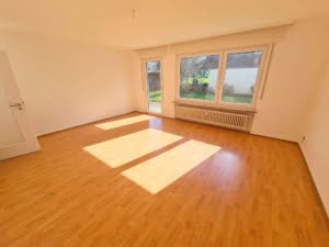 VERMIETET! Frisch renoviert! 3-Zimmerwohnung mit Terrasse + Garten am Feldrand- S-Bahn nah Hofheim