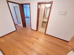 VERMIETET! Bester Skylineblick inkl. +Pool+Sauna im Haus! Schicke 3 Zimmer Wohnung mit Balkon –
