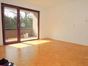 VERMIETET! sonnige 4,5 Zimmer mit Balkon – Parkett + Schwimmbad/Sauna im Haus – Niederad