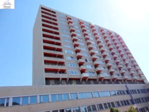 VERMIETET! WOW! TOP SKYLINEBLICK + POOL+SAUNA im Haus! Großes 1 Zimmer Apt. mit Balkon. –