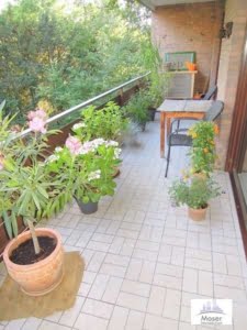 VERMIETET! sonnige 4,5 Zimmer mit Balkon – Parkett + Schwimmbad/Sauna im Haus – Niederad