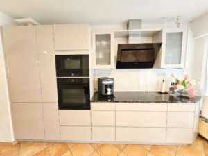 VERKAUFT! Perfekt für die kleine Familie! Solides Reihenmittelhaus + Garage + Garten -Heddernheim