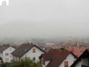 VERMIETET! Geräumige 2-Zimmerwohnung im Dachgeschoss in 3-Parteienhaus – ruhige Lage in Großheubach