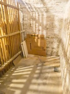 VERMIETET! Altbaucharme Pur + ganz oben! Sonnige 3-Zimmer Altbau Wohnung – zentral in Sachsenhausen