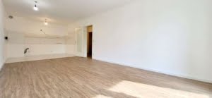 VERKAUFT! Kapitalanlage oder Eigennutzung ! Großzügige 2 Zimmerwohnung mit Balkon – Niederrad