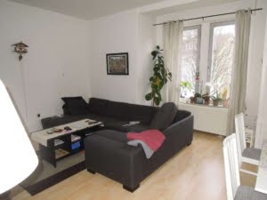 VERMIETET! Sonnige, großzügige 3 Zimmer Altbauwohnung – ruhig + zentral in Heddernheim