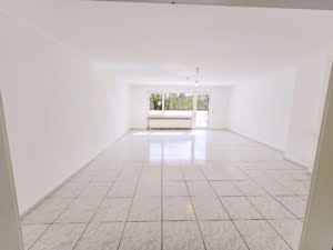 VERKAUFT! Große 4 Zimmer Terrassenwohnung + 2 Bäder + EBK + Kamin + Keller + Garage –