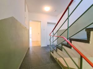 VERMIETET! Nagelneu saniert! Schick + Gemütlich! 2 Zimmerwohnung – ruhig + zentral im Ostend