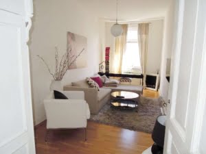VERMIETET!Bezahlbare, gemütliche 3 Zimmer Altbauwohnung – mitten in Bockenheim