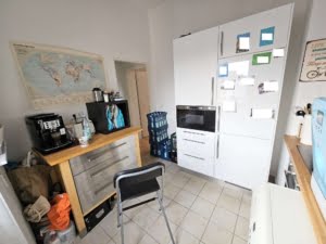 VERMIETET! Altbaucharme Pur + ganz oben! Sonnige 2-Zimmer Altbau Wohnung – zentral in Sachsenhausen