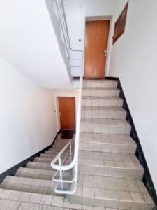 VERMIETET! Gemütliche 2-Zimmer Dachgeschoss Wohnung inkl. EBK – Top Nordendlage bei Berger Straße