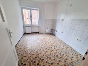 VERMIETET! Großzügige 4 Zimmerwohnung mit Holzdielenboden + Balkon – WG geeignet – zentralst in Offenbach