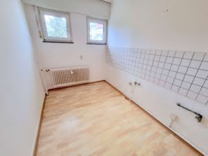 VERMIETET! Sonnige 2 Zimmerwohnung mit Balkon – direkt am Kettler Krankenhaus