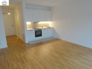 VERMIETET! Schickes 1-Zimmer Apartment (Neubau 2020) mit Balkon, Parkett, EBK – zentr. Ostend Lage
