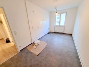 VERMIETET! 2022! Große 2 Zimmerwohnung mit Wohnküche und Loggia – zentral Nähe Uniklinik Niederrad
