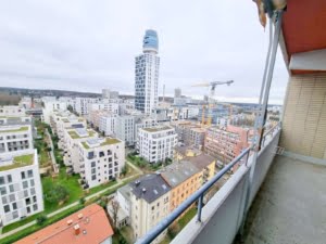 VERMIETET! Schicke 2 Zimmer Wohnung mit Balkon – Sachsenhausen + POOL+SAUNA im Haus!