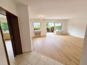 VERMIETET! Große 4-Zimmer Gartenwohnung mit 2 Balkonen + schickem  Bad  – top Lage Rumpenheim