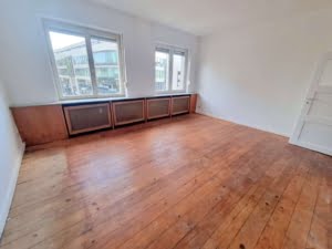 VERMIETET! Großzügige 4 Zimmerwohnung mit Holzdielenboden + Balkon – WG geeignet – zentralst in Offenbach