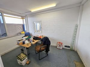 VERMIETET! Lager-/Produktionshalle mit vielen Möglichkeiten – gute Anbindung im Gewerbegebiet von Altenstadt